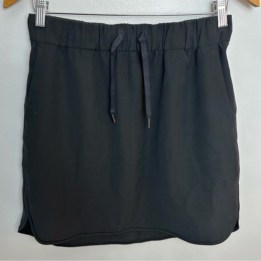 Lululemon Black On The Fly Skirt Woven Drawstring Size 8 W8A87S Athletic Outdoor